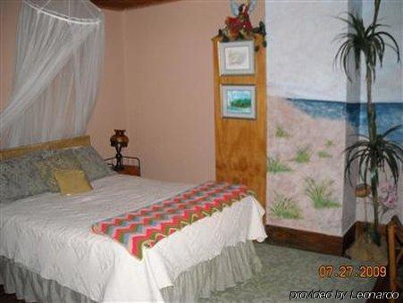 Lamplight Inn هندرسون الغرفة الصورة